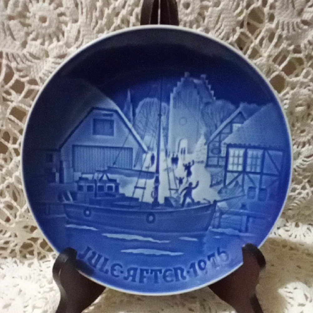 Blue Plate 1976"Christmas Welcome" Bing & Grondahl
